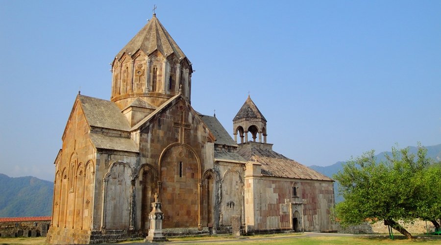 Сагмосаванк,&nbsp;Аллея Букв,&nbsp;Амберд,&nbsp;Кармравор, Ошакан